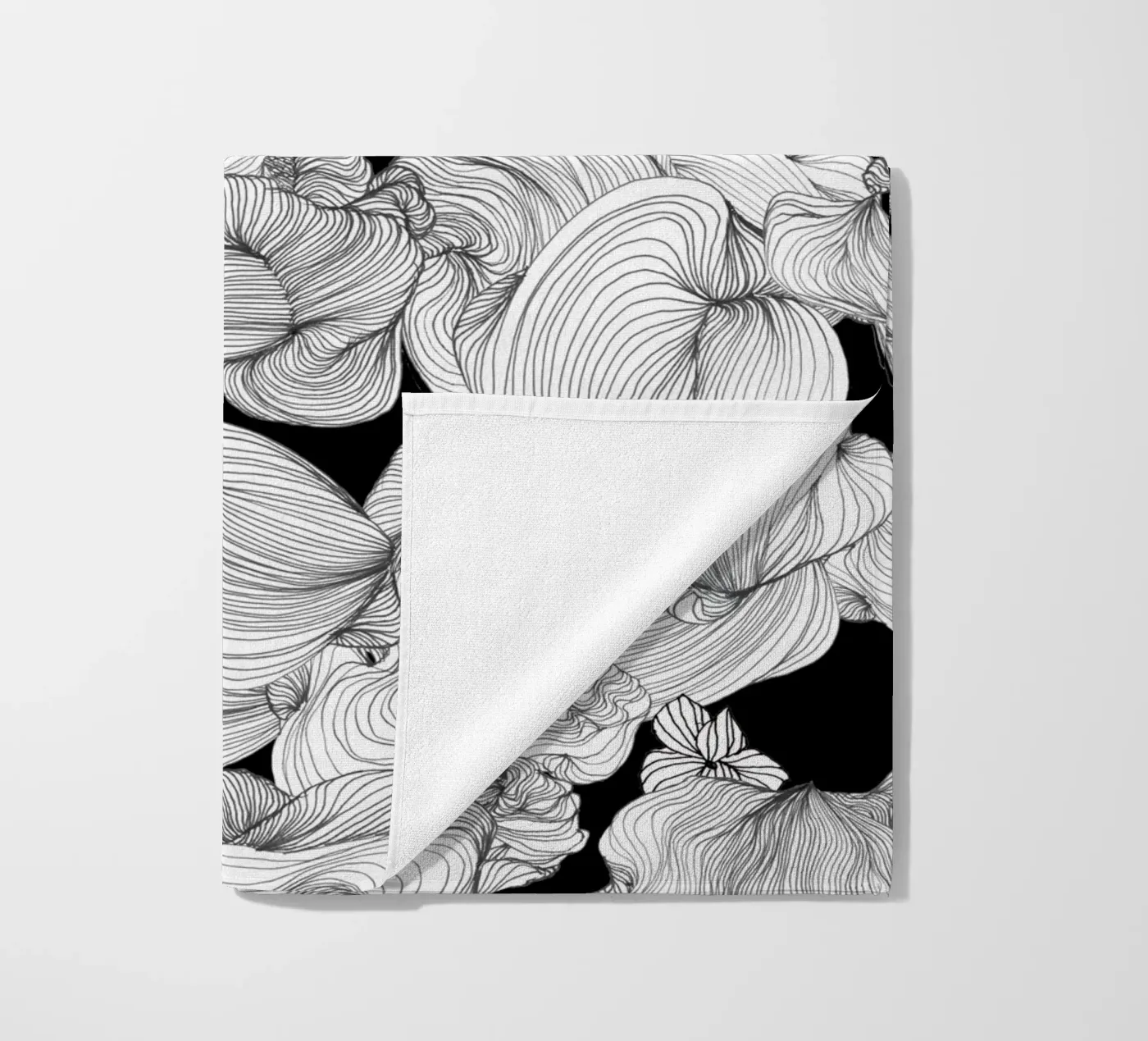 wolken222 strandhanddoek van Giulio Iurissevich