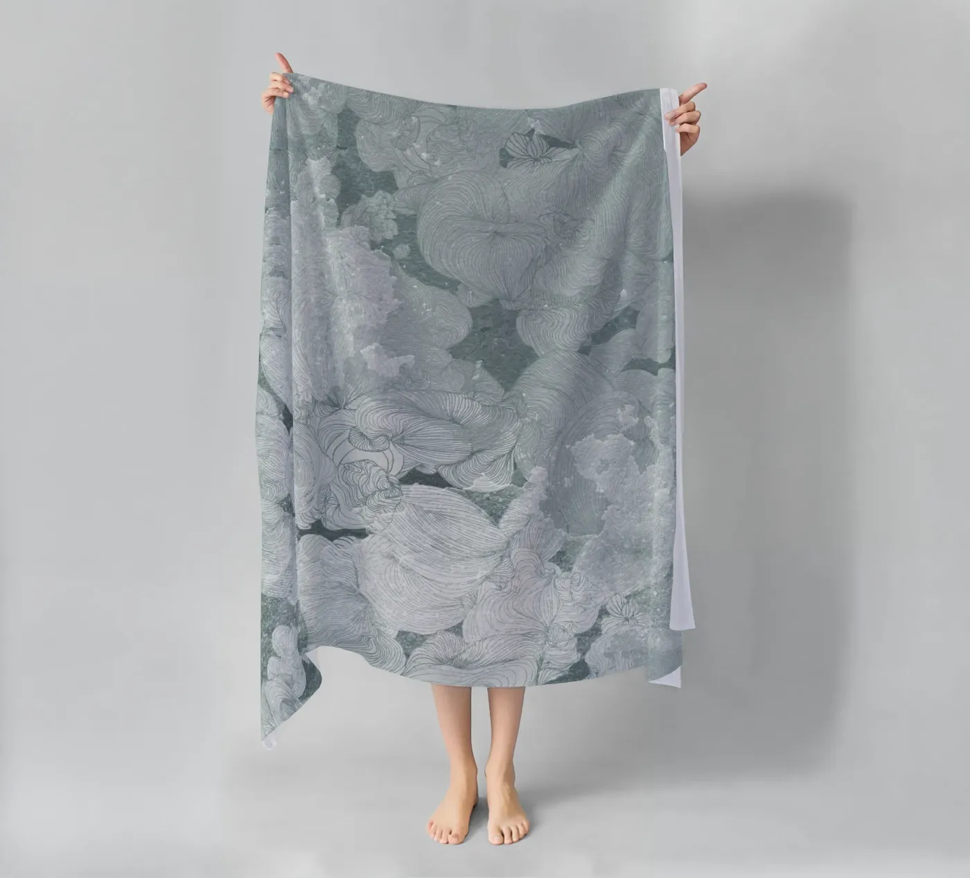 cielo beach towel by Giulio Iurissevich