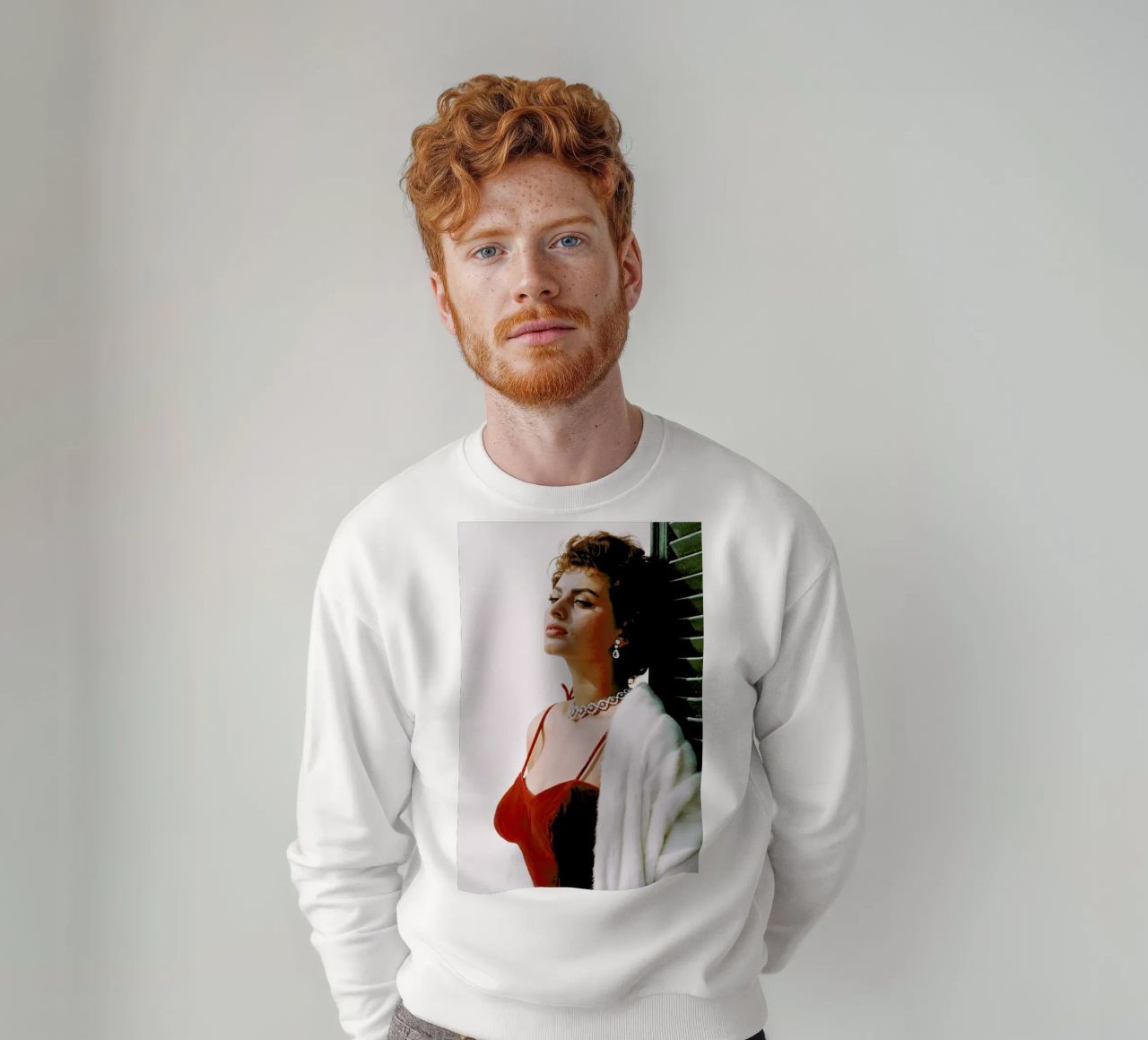 Sophia Loren in Red sudadera de Gallery Print and Art Limited