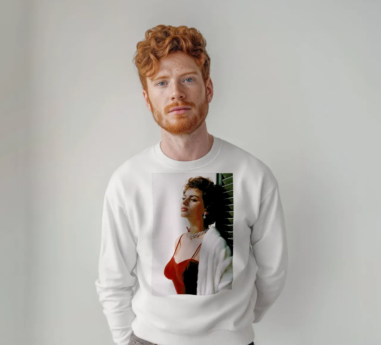 Sophia Loren in Red felpa da Gallery Print and Art Limited