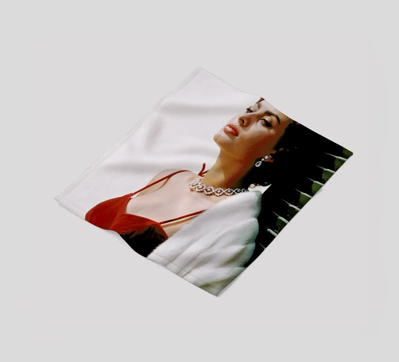 Sophia Loren in Red coperta in pile da Gallery Print and Art Limited