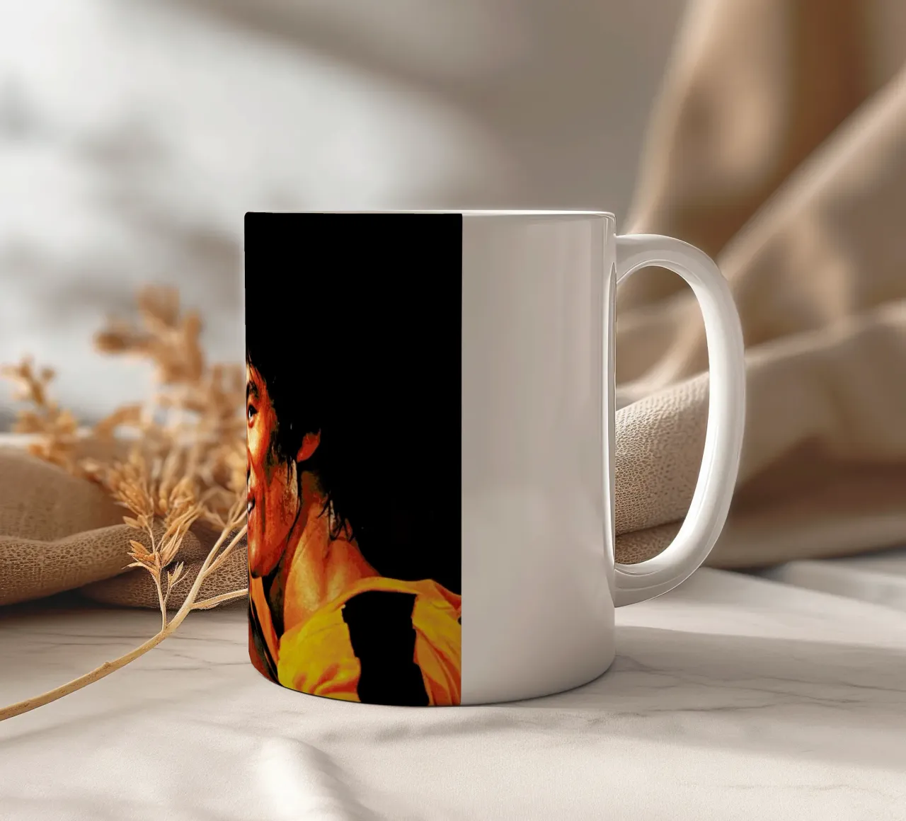 Bruce Lee in 'Game of Death' tazza in ceramica da Gallery Print and Art Limited