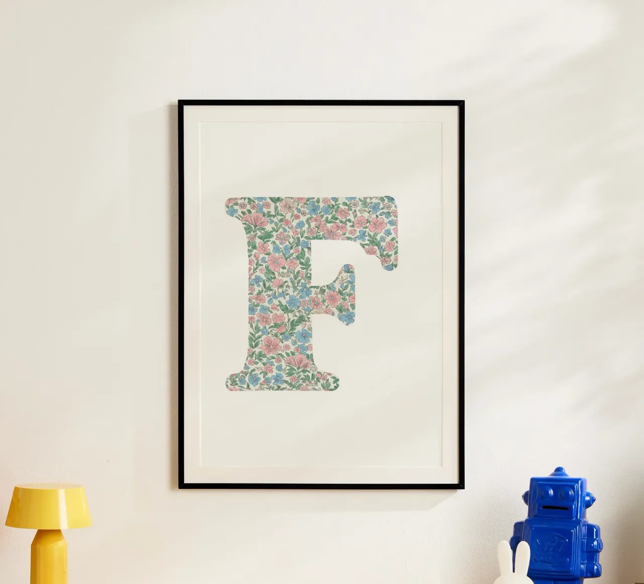 Floral F poster con telaio in legno da KidzStudio