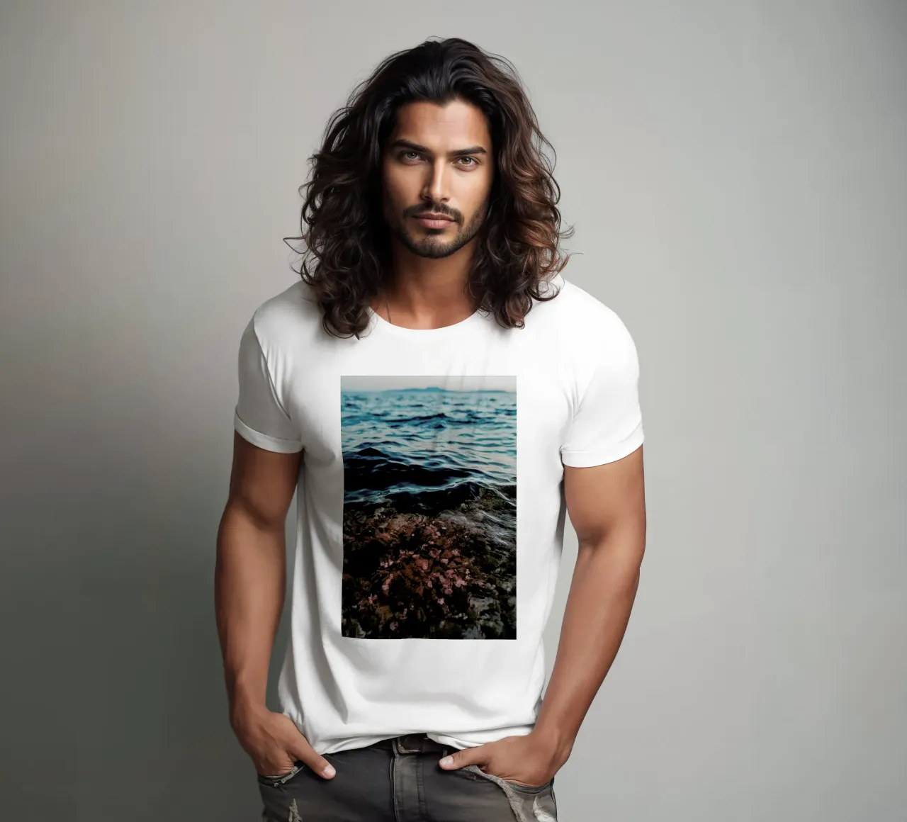 Water II T-Shirt von Sebastian Hilgetag
