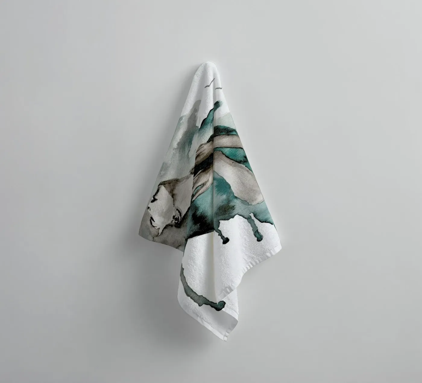 Storm Clouds badhanddoek van Larissa van der Laan