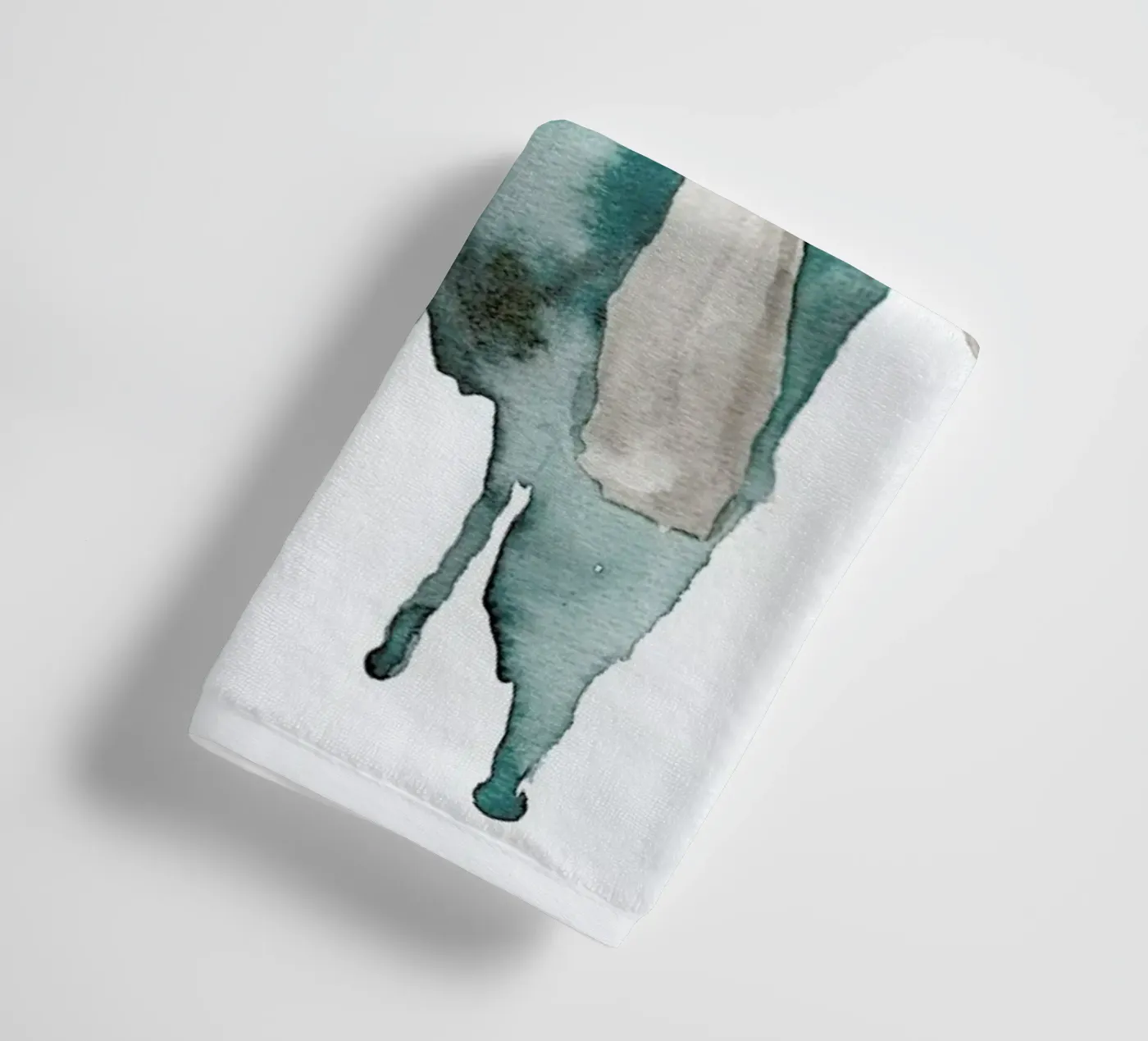 Storm Clouds badhanddoek van Larissa van der Laan