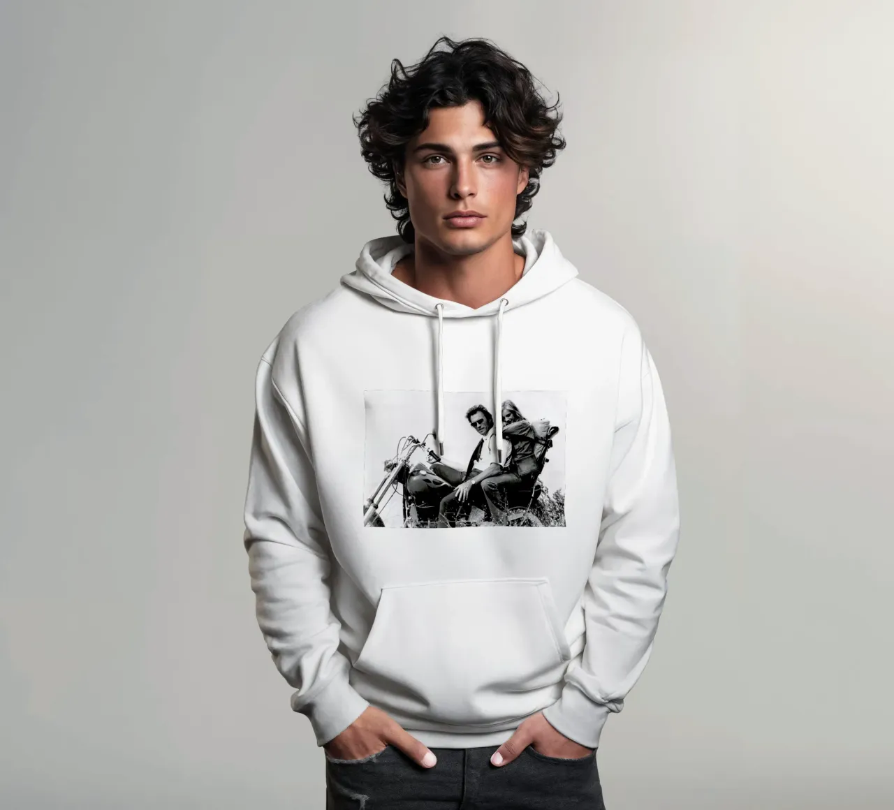 Clint Eastwood & Sondra Locke in 'The Gauntlet' felpa con cappuccio da Gallery Print and Art Limited