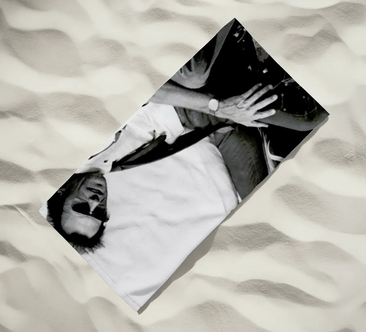 Clint Eastwood & Sondra Locke in 'The Gauntlet' telo mare da Gallery Print and Art Limited