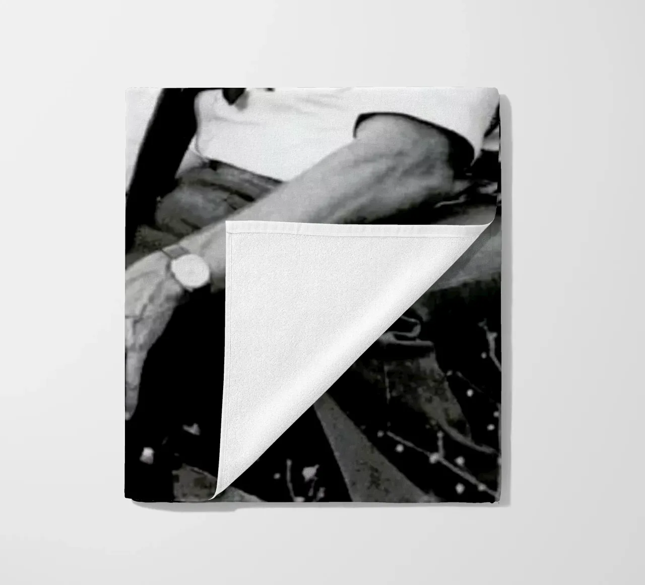 Clint Eastwood & Sondra Locke in 'The Gauntlet' telo mare da Gallery Print and Art Limited