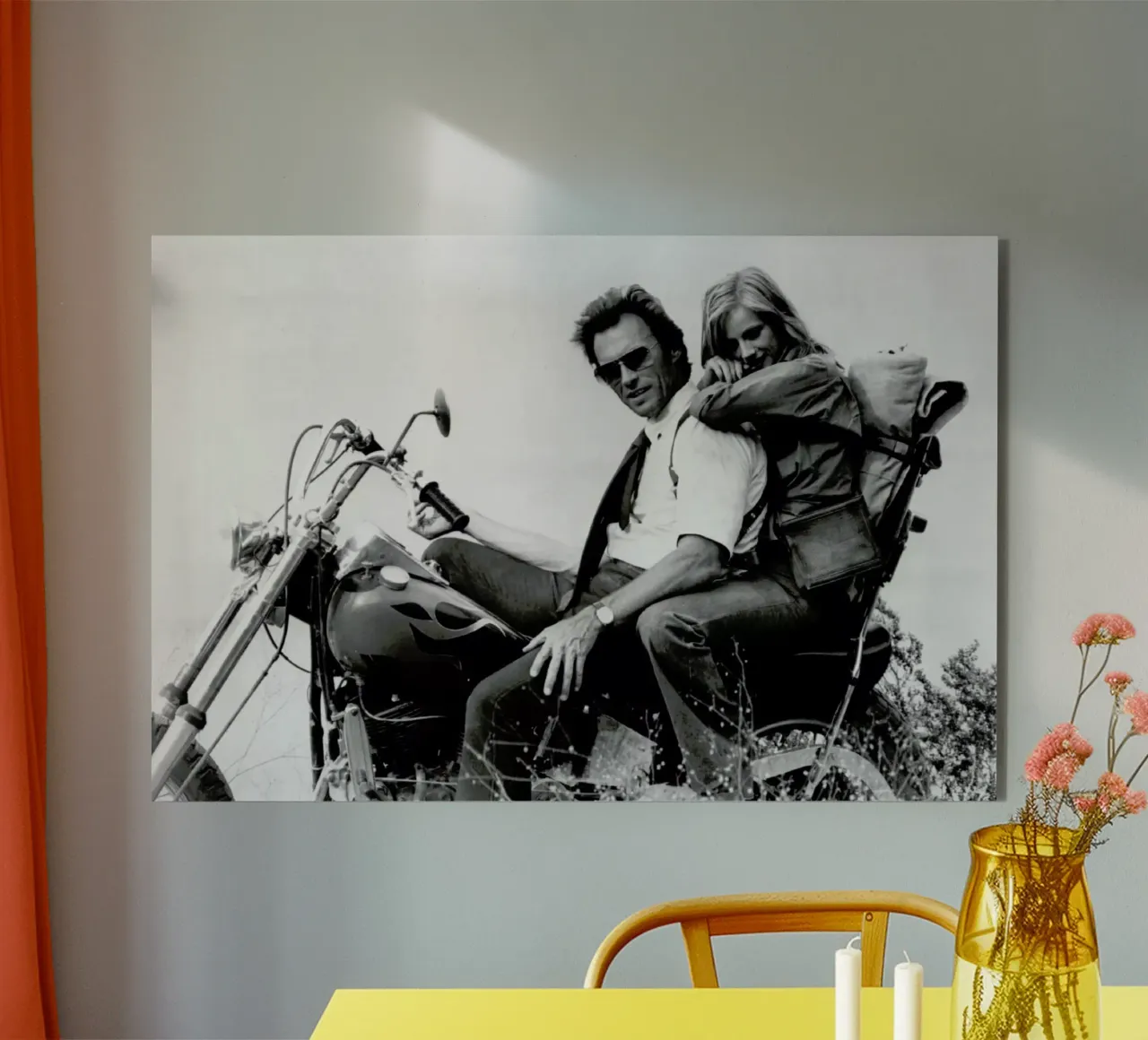 Clint Eastwood & Sondra Locke in 'The Gauntlet' alluminio dibond da Gallery Print and Art Limited