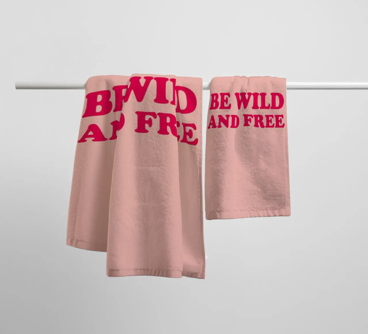 Be Wild and Free - Pink asciugamano da bagno da Studio One