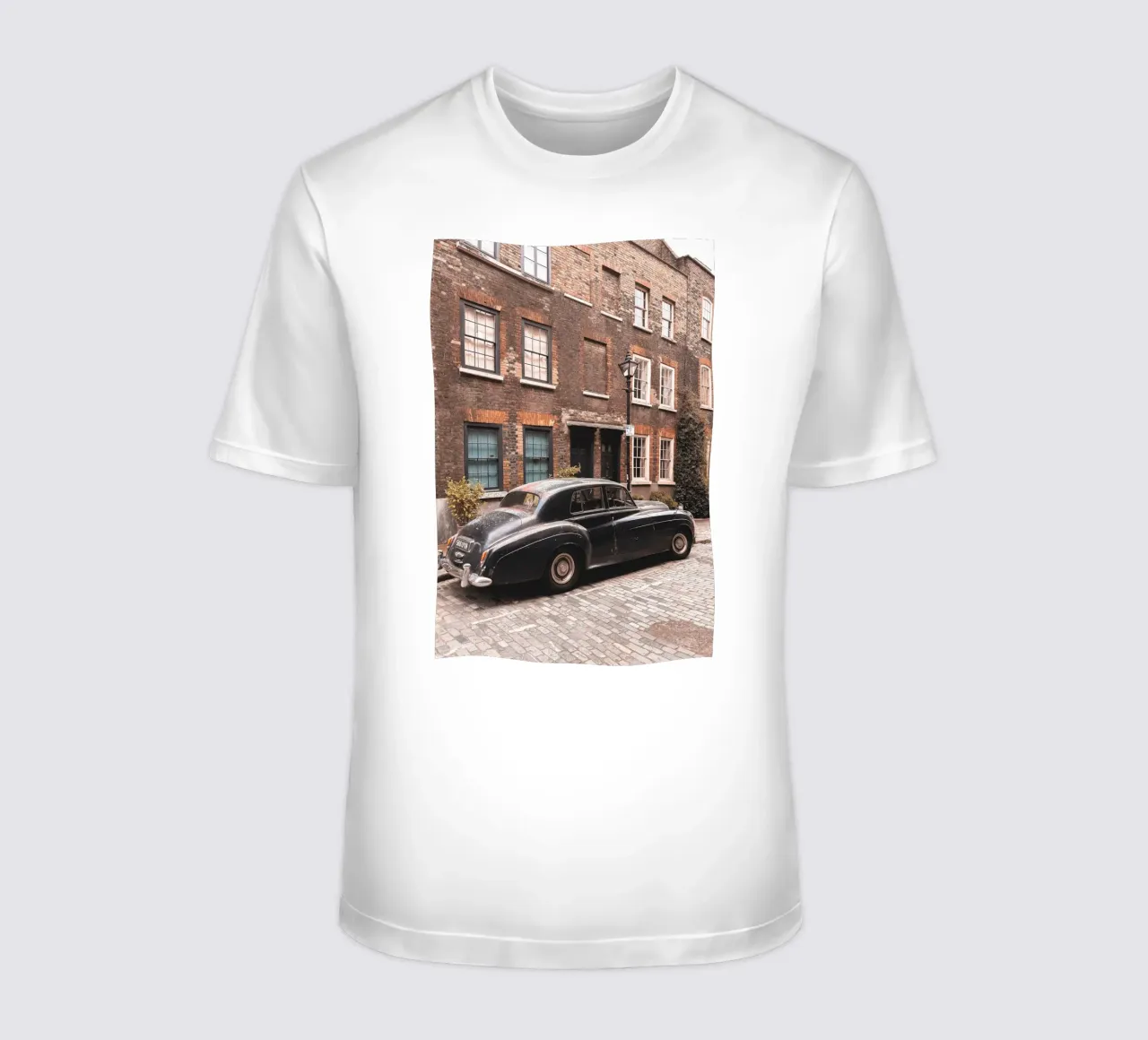 Londra, Inghilterra I Auto d'epoca a Shoreditch t-shirt da Julie Travel Photography