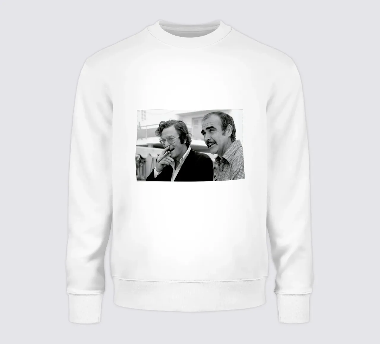 Michael Caine & Sean Connery on Set Sweatshirt von Gallery Print and Art Limited