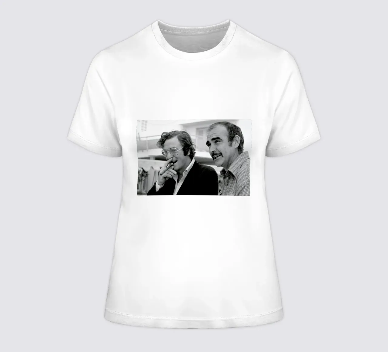 Michael Caine & Sean Connery on Set t-shirt da donna da Gallery Print and Art Limited