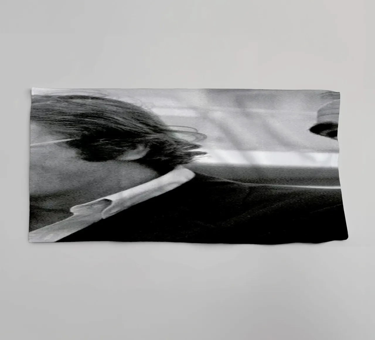 Michael Caine & Sean Connery on Set asciugamano da bagno da Gallery Print and Art Limited