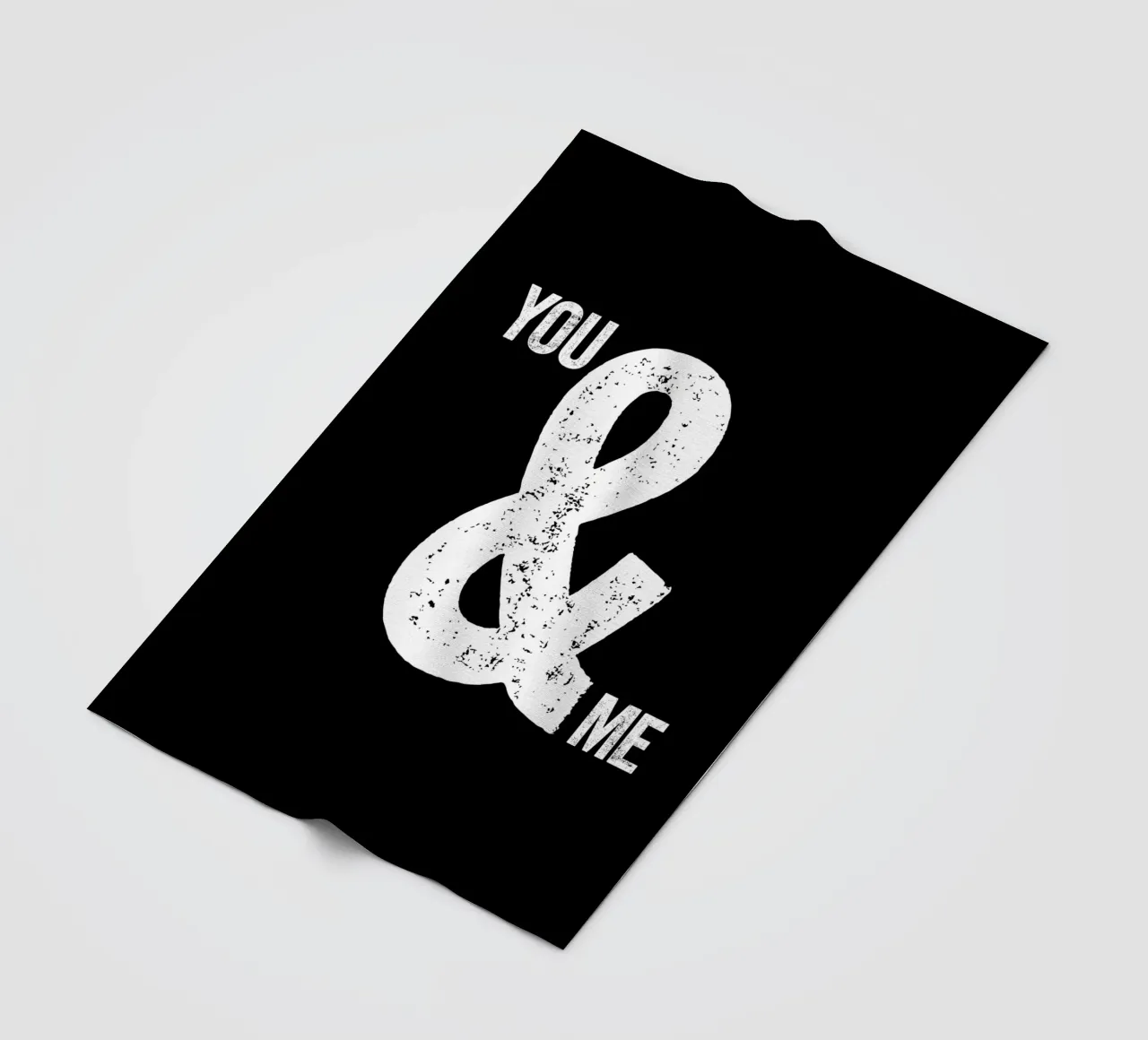 Design tipografico You and Me Ampersand coperta in pile da THE MOTIVATED TYPE