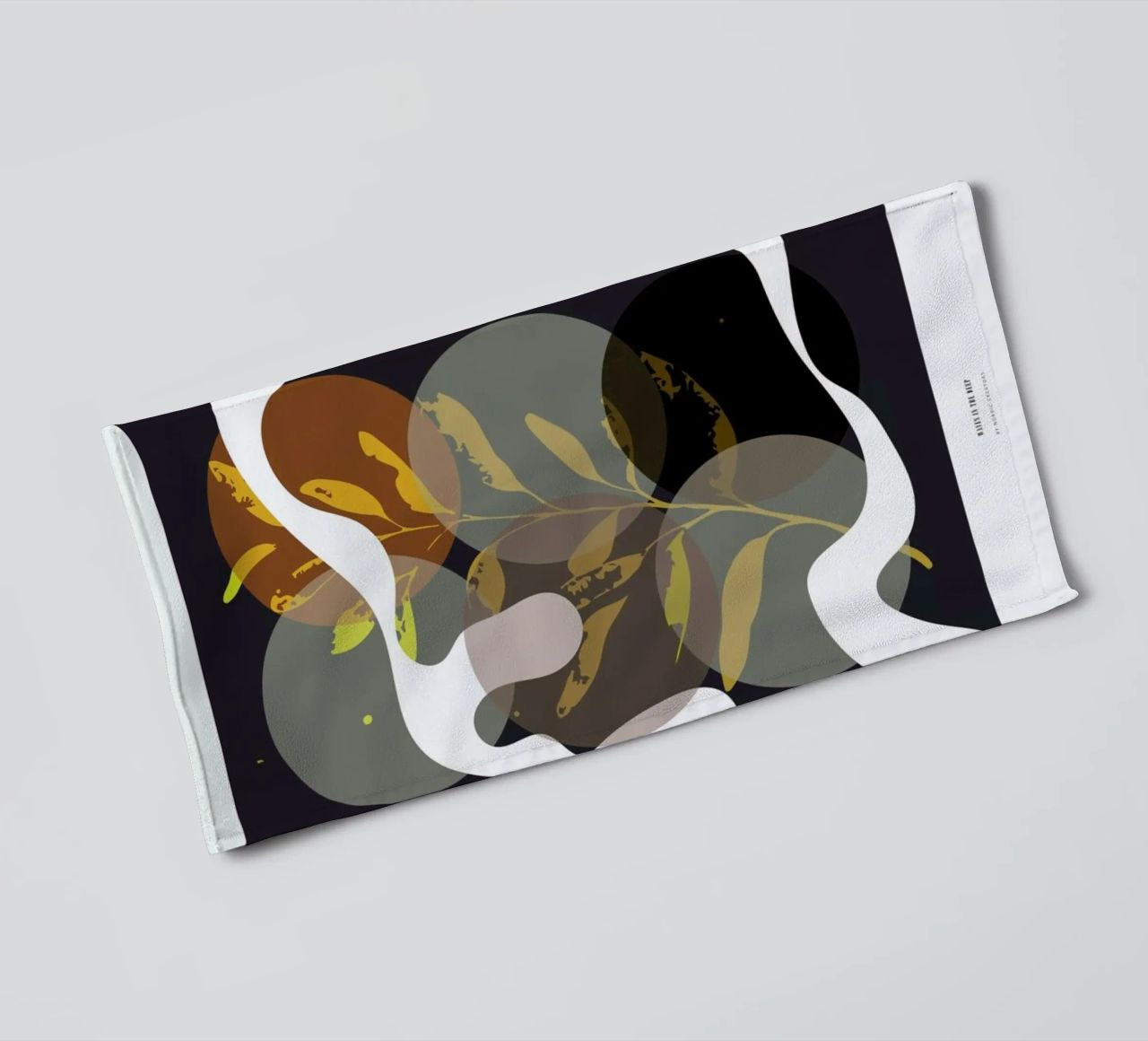 Waves in the Deep Handtuch von Nordic Creators