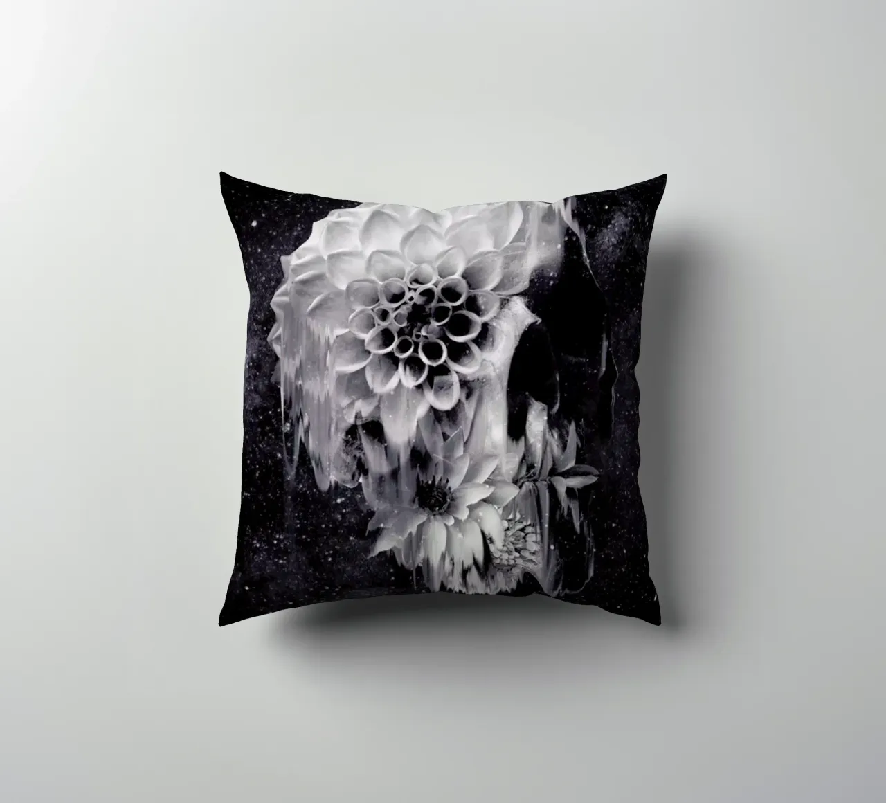 Decay Skull cuscino da Ali Gulec