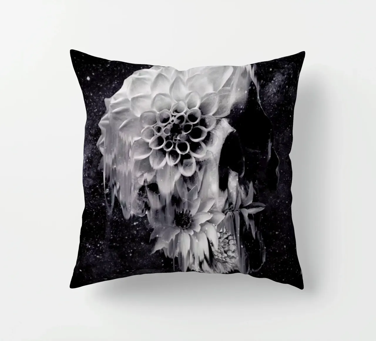 Decay Skull cuscino da Ali Gulec