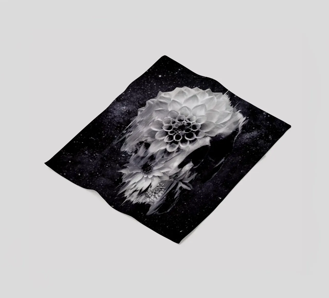 Decay Skull coperta in pile da Ali Gulec