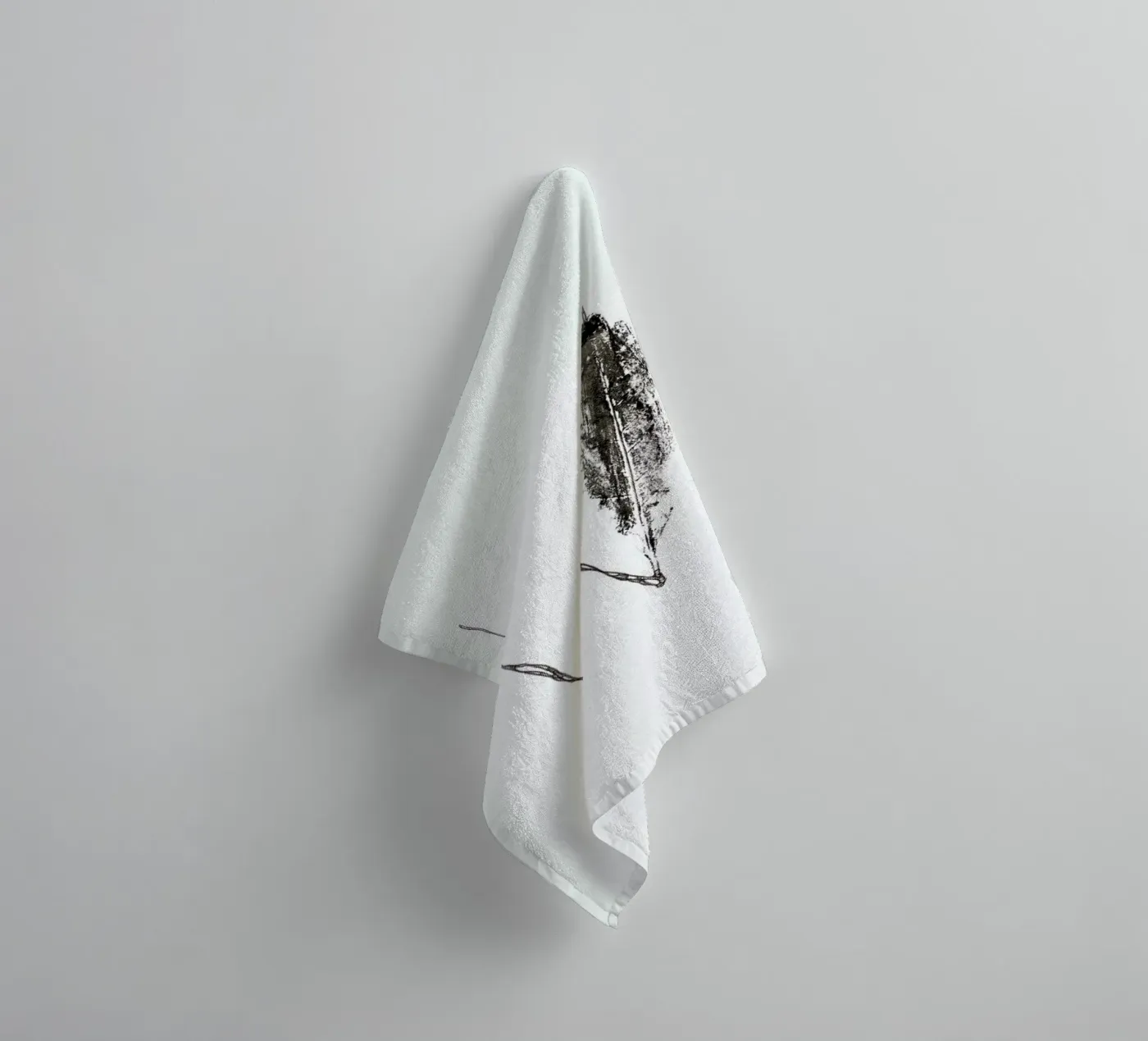 W badhanddoek van Marina Guiu