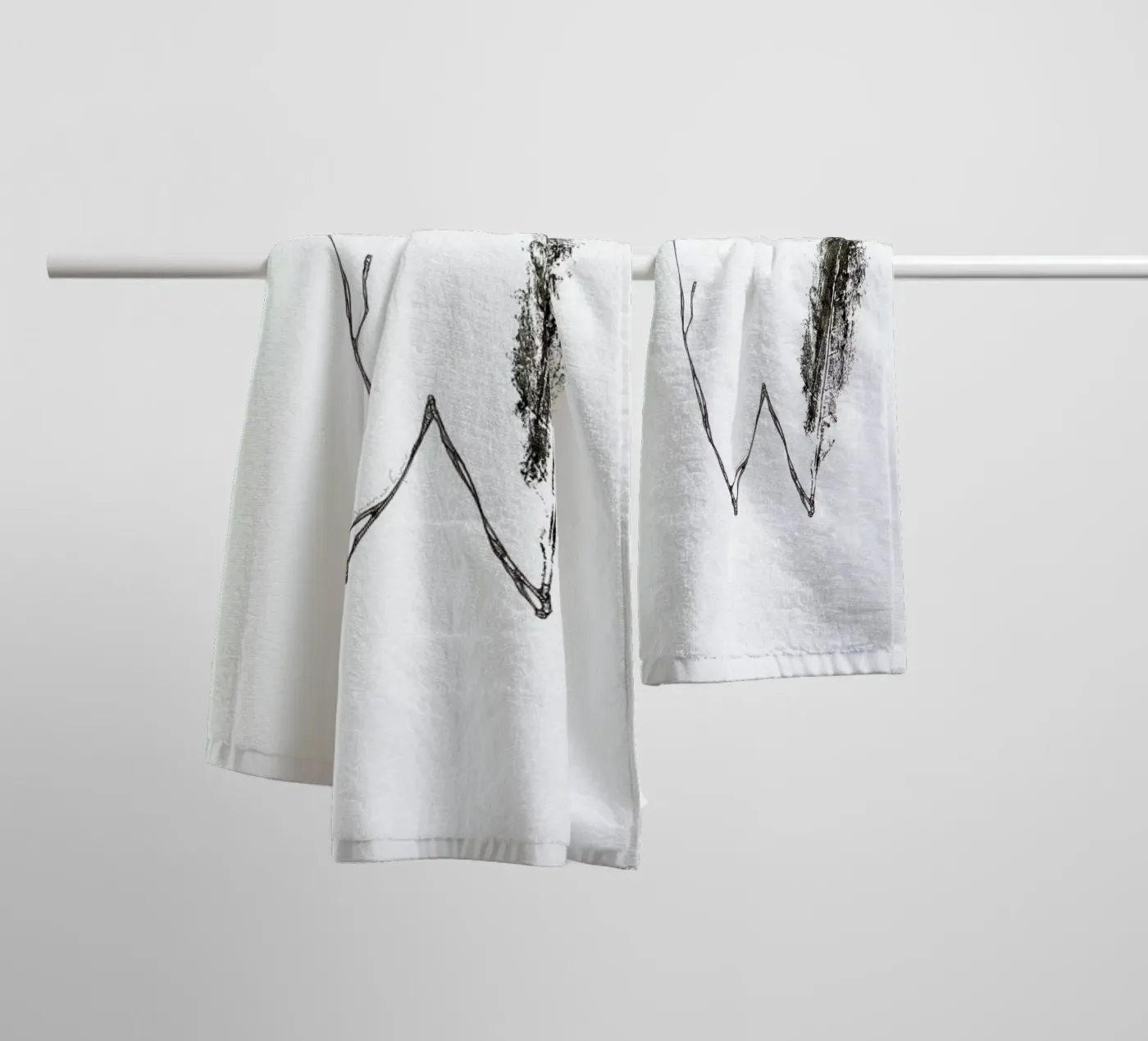 W badhanddoek van Marina Guiu