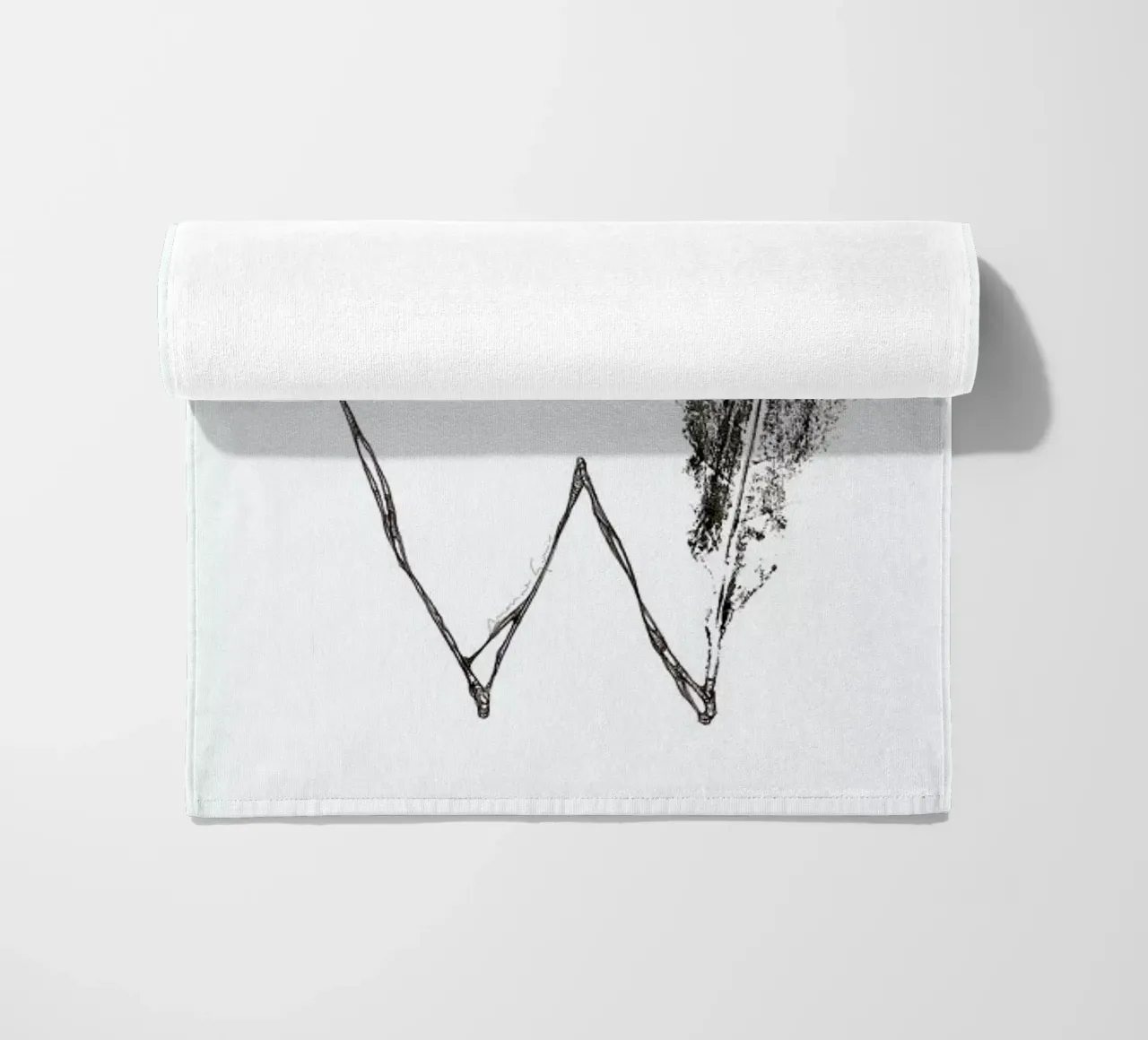 W serviette de plage de Marina Guiu