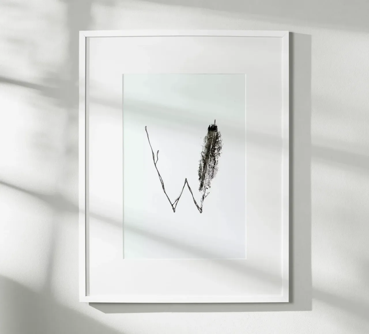 W poster con telaio in alluminio da Marina Guiu