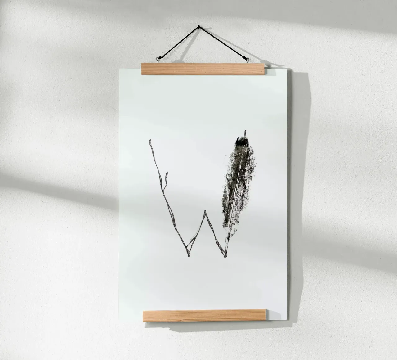 W poster con telaio in alluminio da Marina Guiu