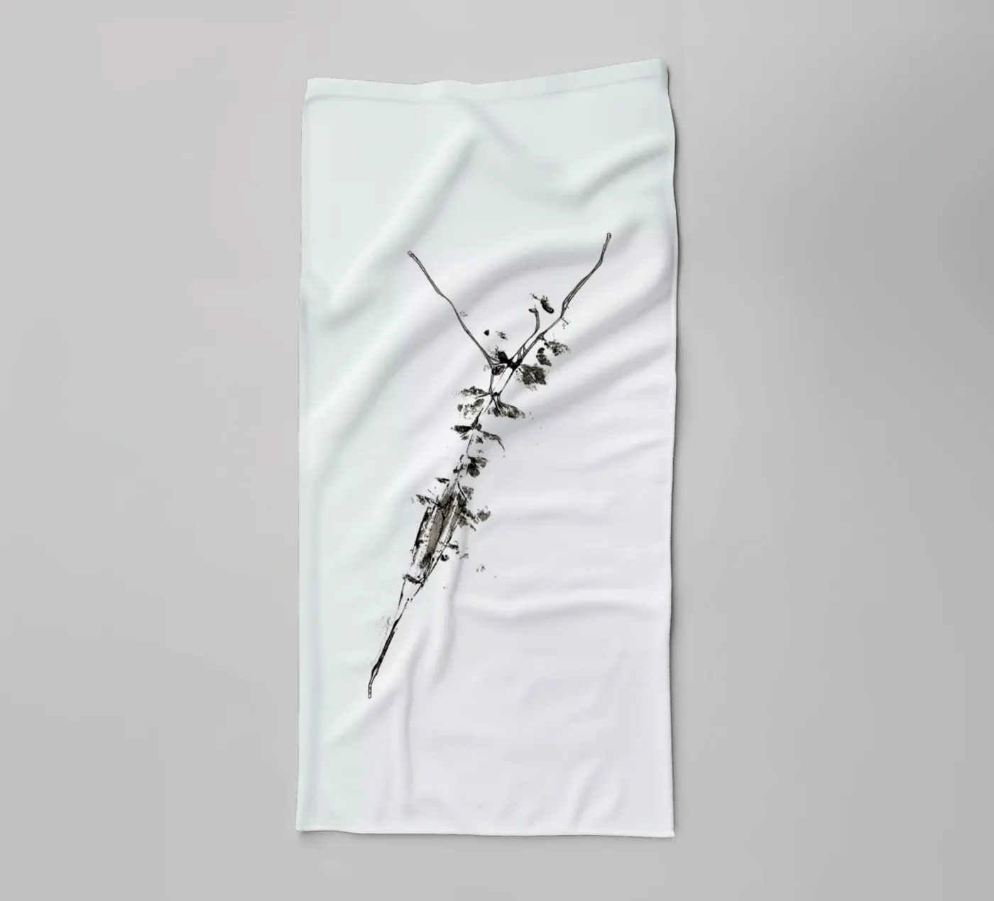 Y towel by Marina Guiu