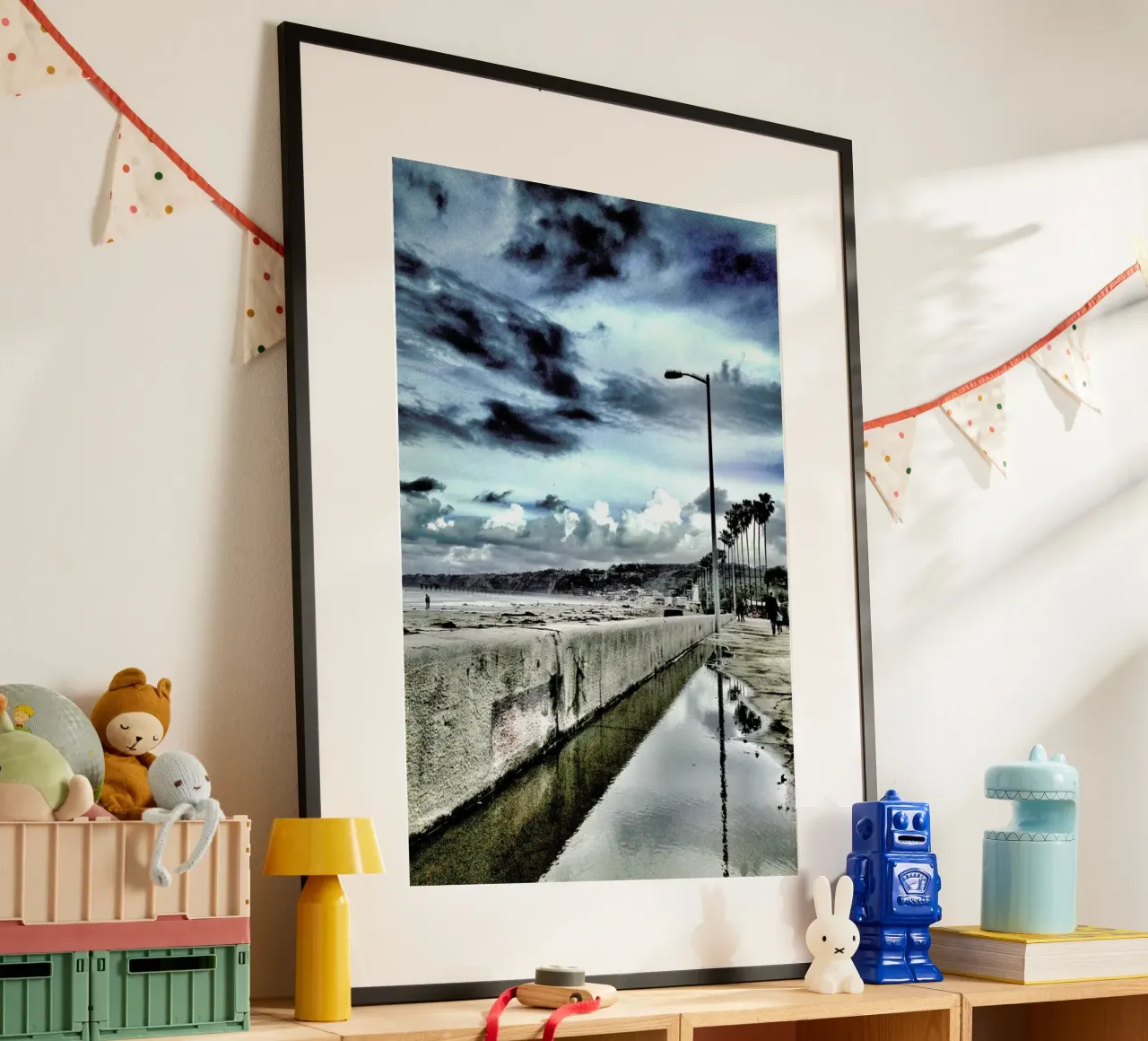The Pacific poster con telaio in plastica da Maria Sattrup