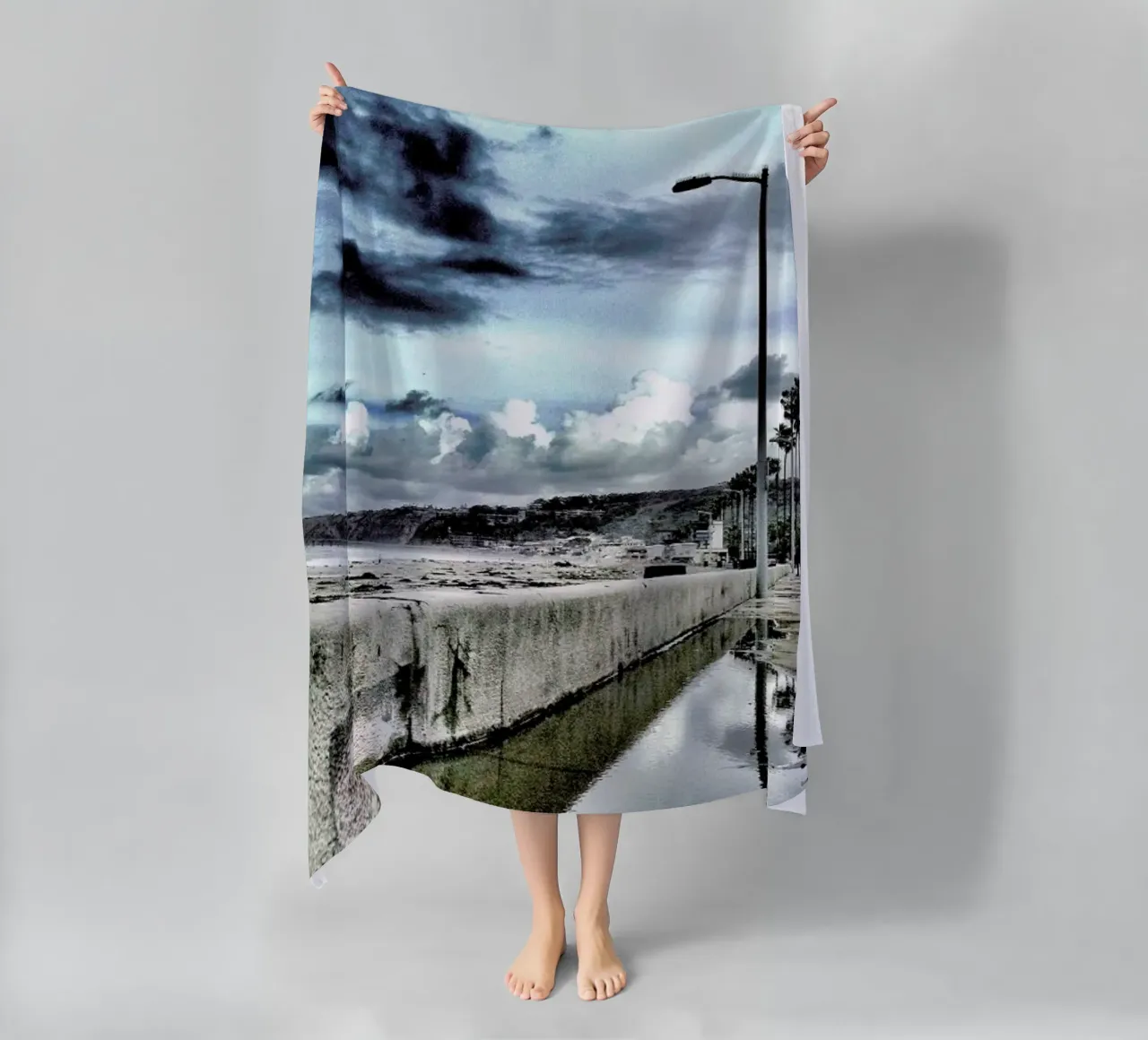The Pacific beach towel by Maria Sattrup