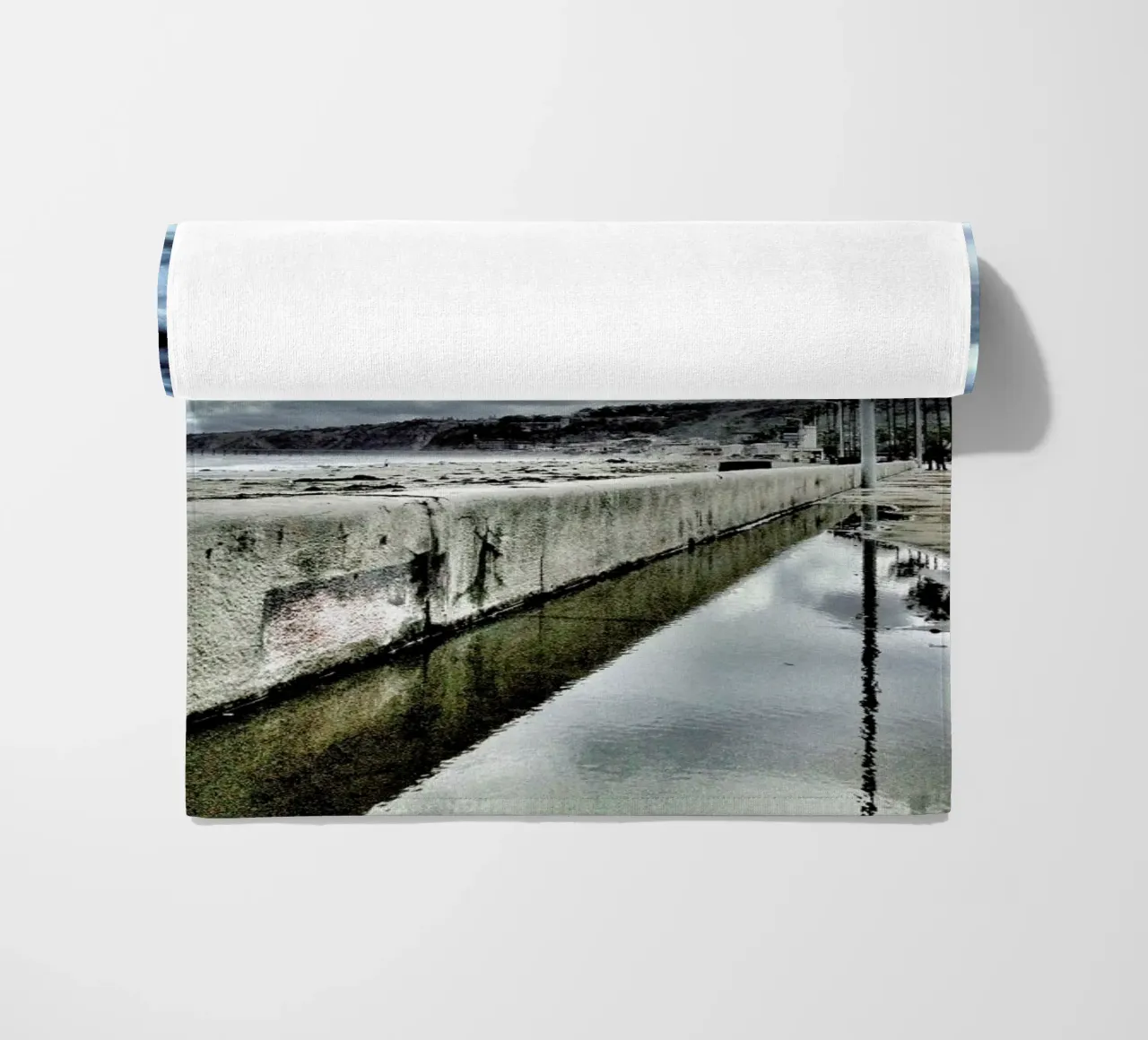 The Pacific beach towel by Maria Sattrup