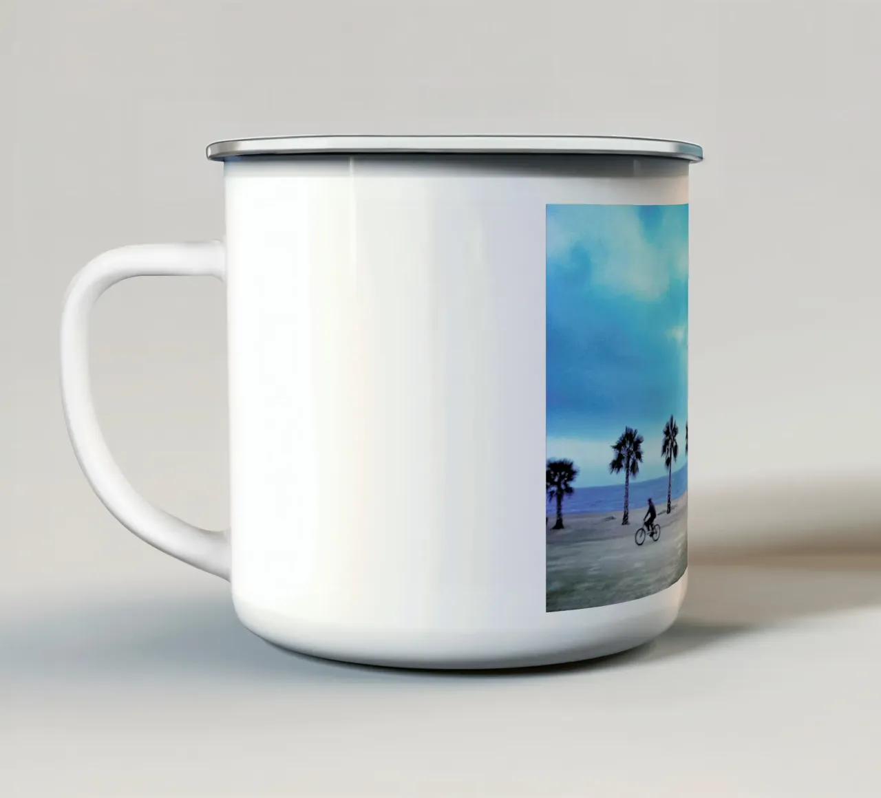 Costa Brava Beach tazza in smalto da Maria Sattrup