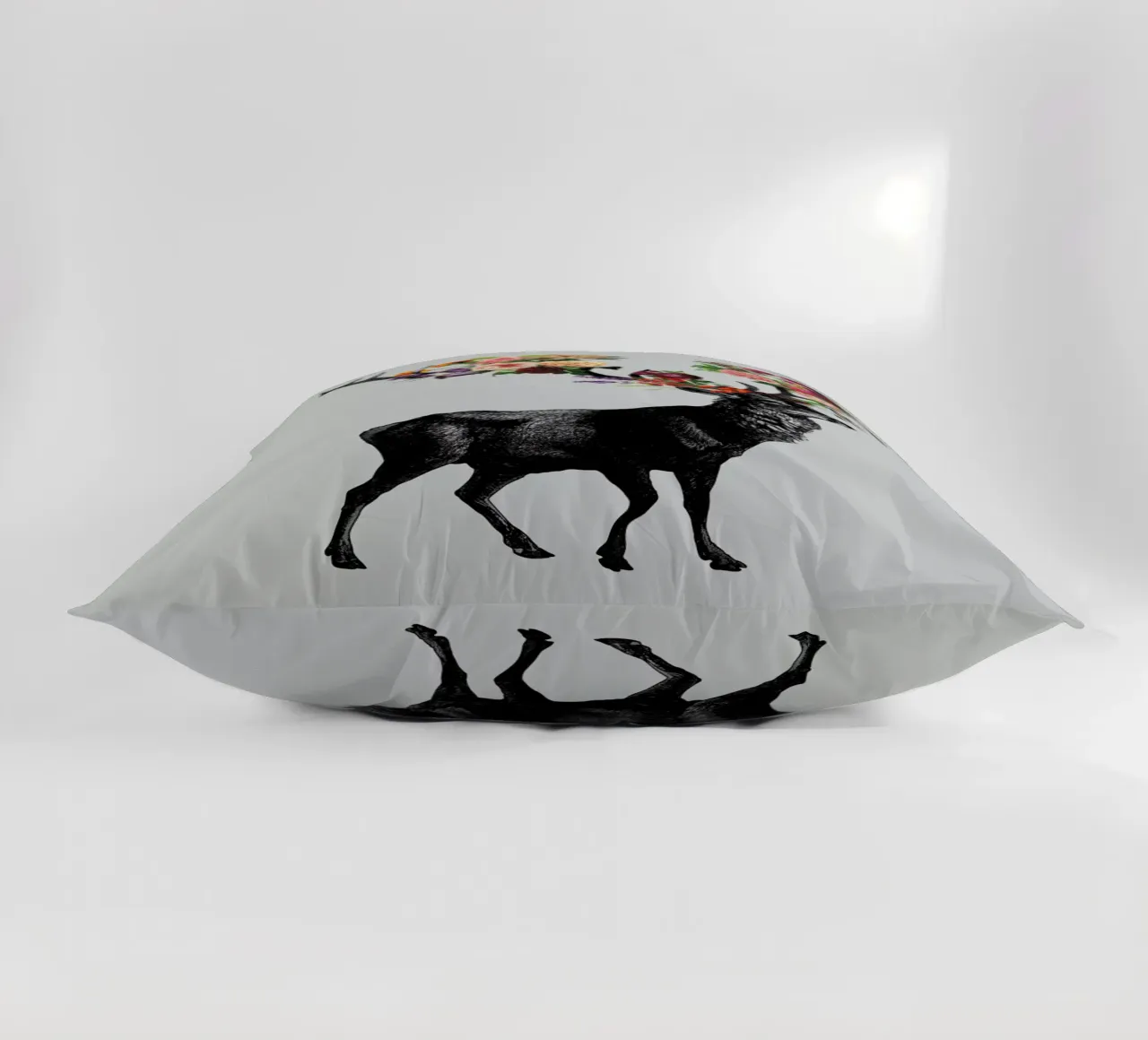 Sprint Itself Deer Floral cuscino da Tobe Fonseca