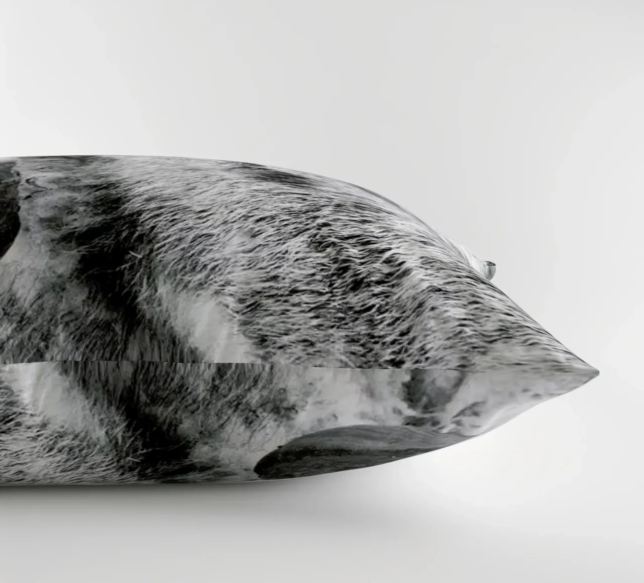 R.A.M. II cuscino da Victoria Frost