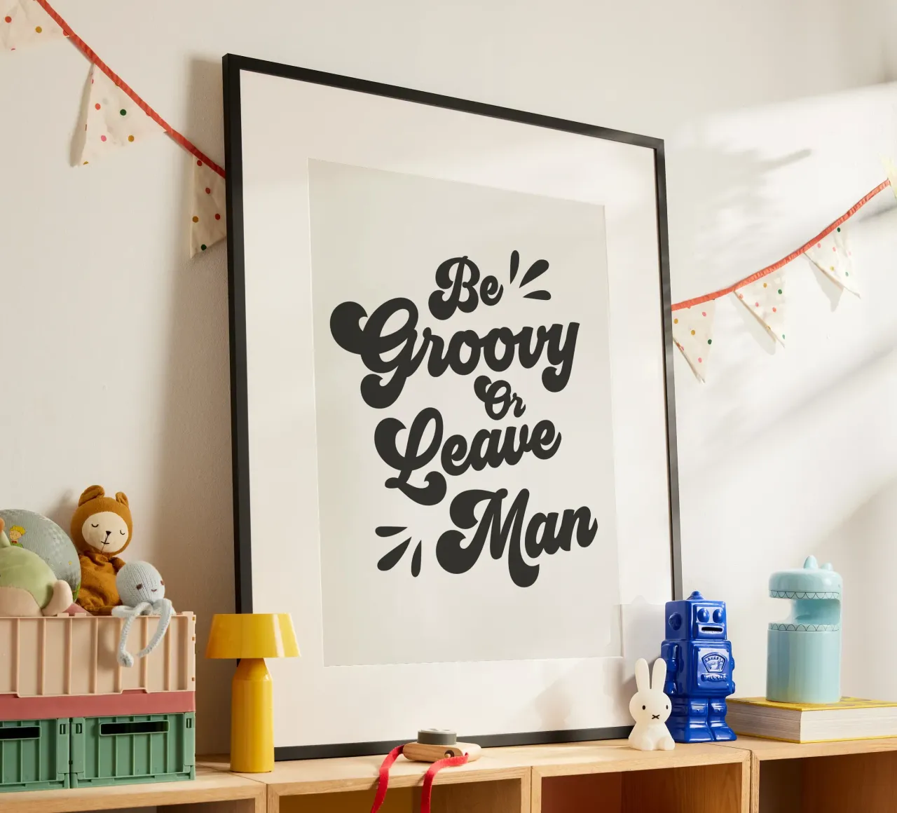 Be Groovy Or Leave Quote (tono bianco sporco) poster da Paigaam Studio