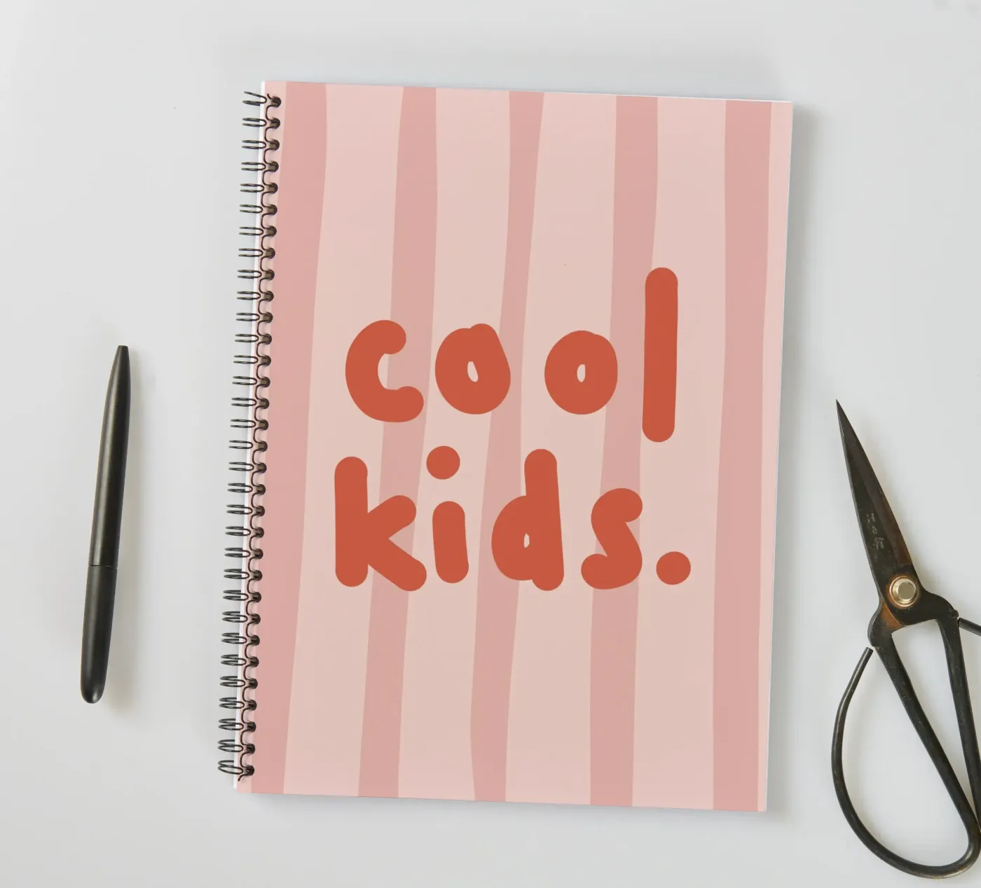 Cool kids pink diario ad anelli da we line studio - design