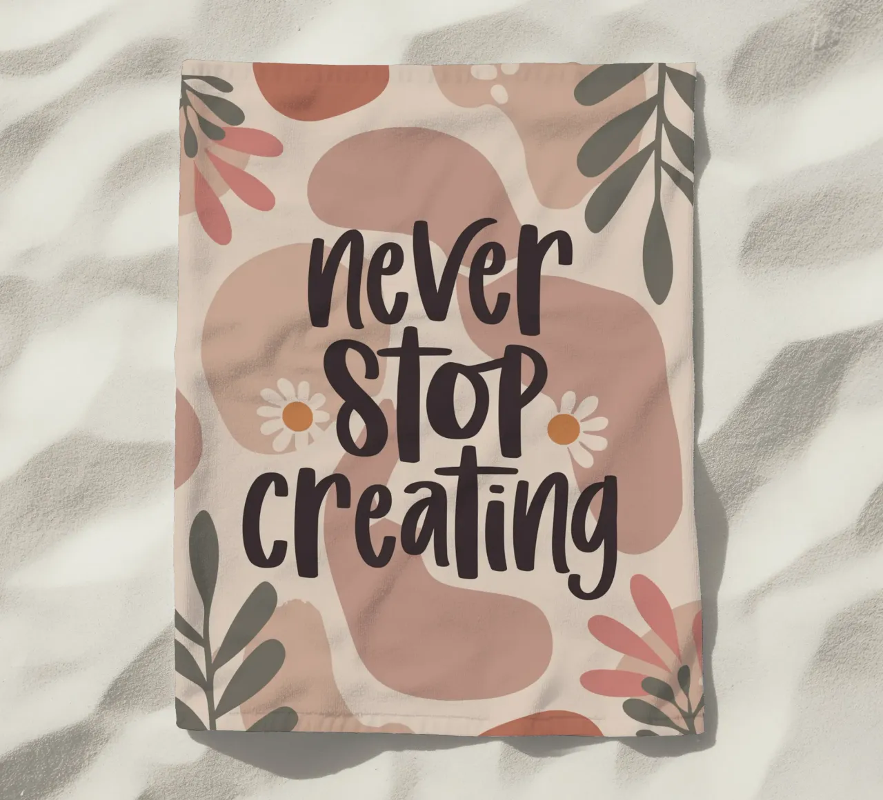 Never Stop Creating – Boho Pastel Crafting Design toalla de playa de Soleil Basque