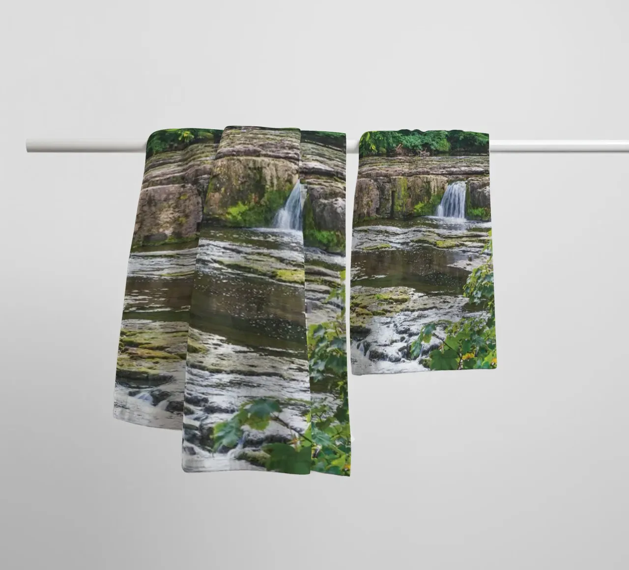 Aysgarth Falls asciugamano da bagno da Dave Hare Photography