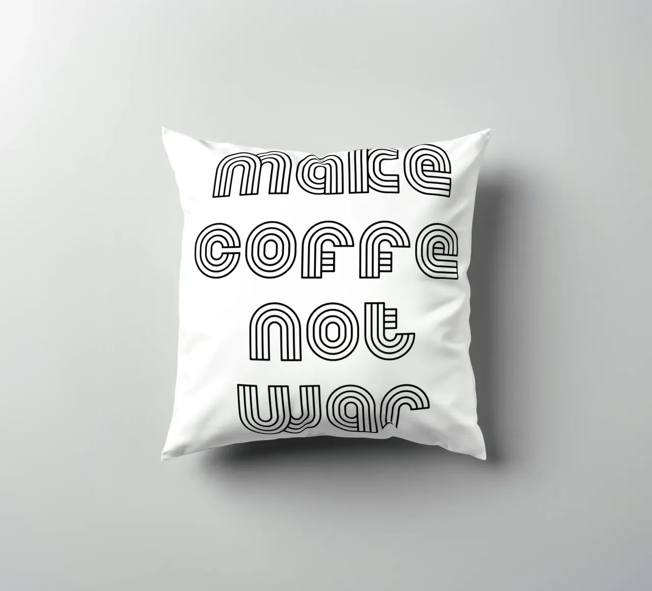 Preparate il caffè, non la guerra cuscino da YV TYPOGRAPHY