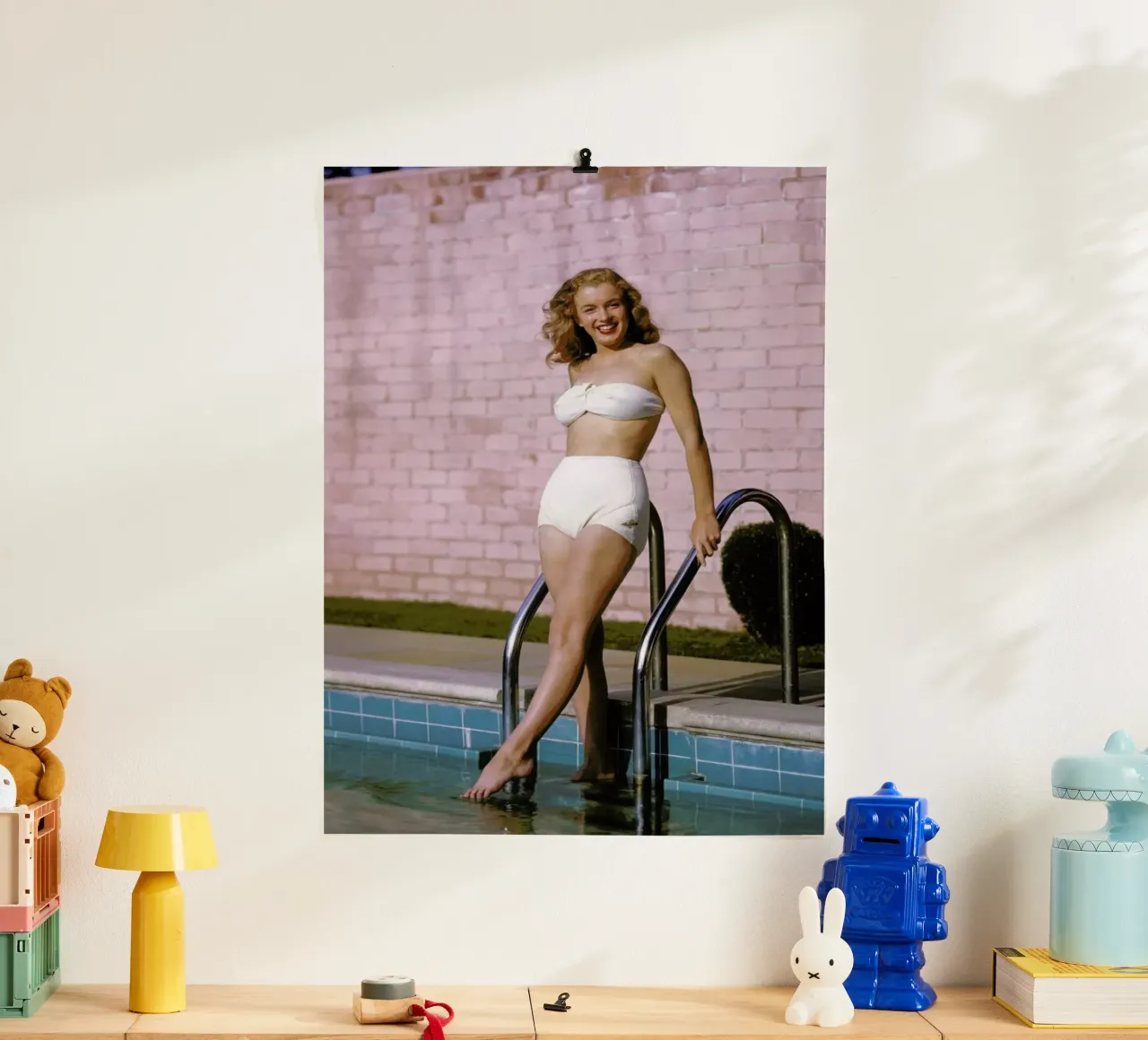 Young Marilyn Monroe Poolside II Hahnemühle von Gallery Print and Art Limited