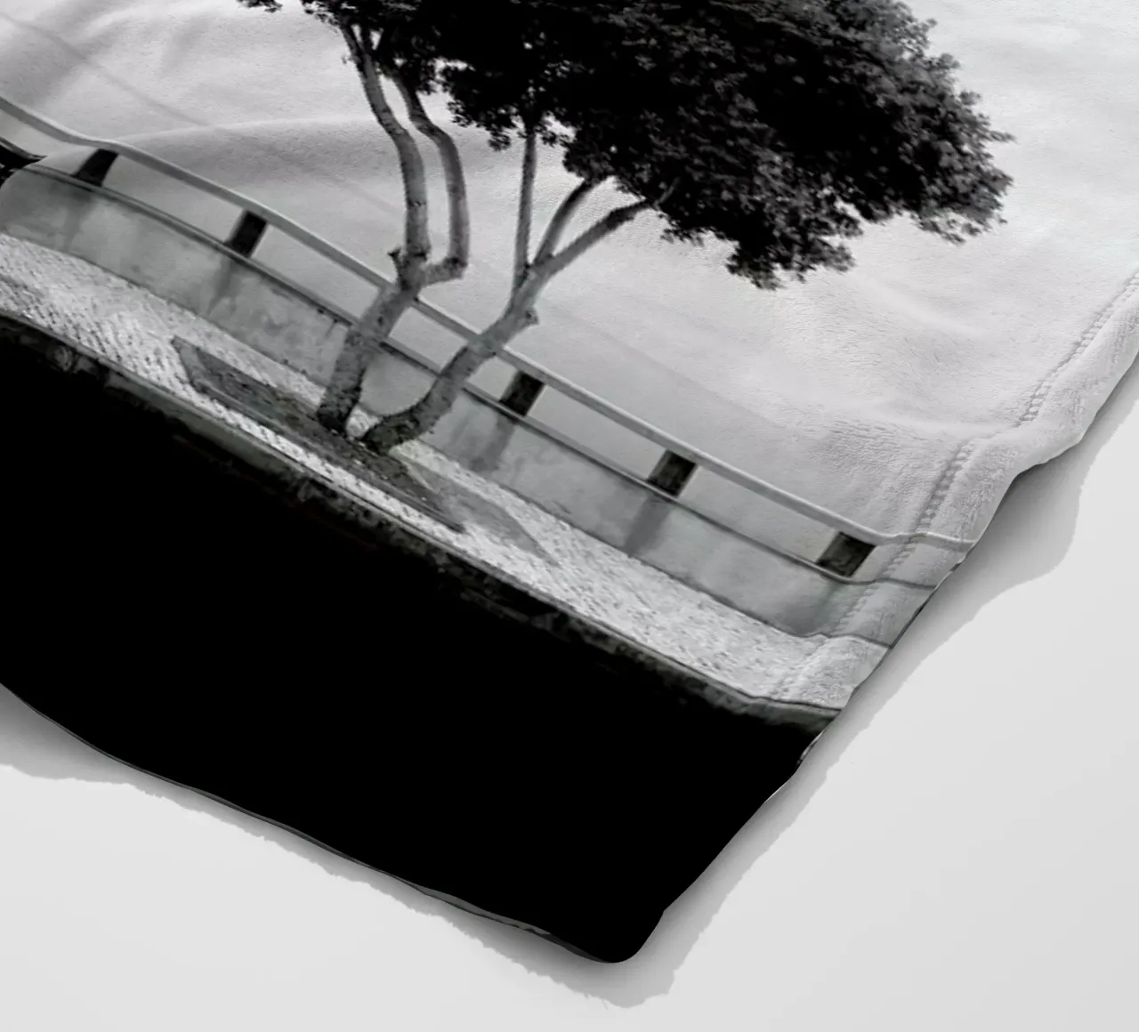 Banco Na Noite coperta in pile da Michael J. Reibert