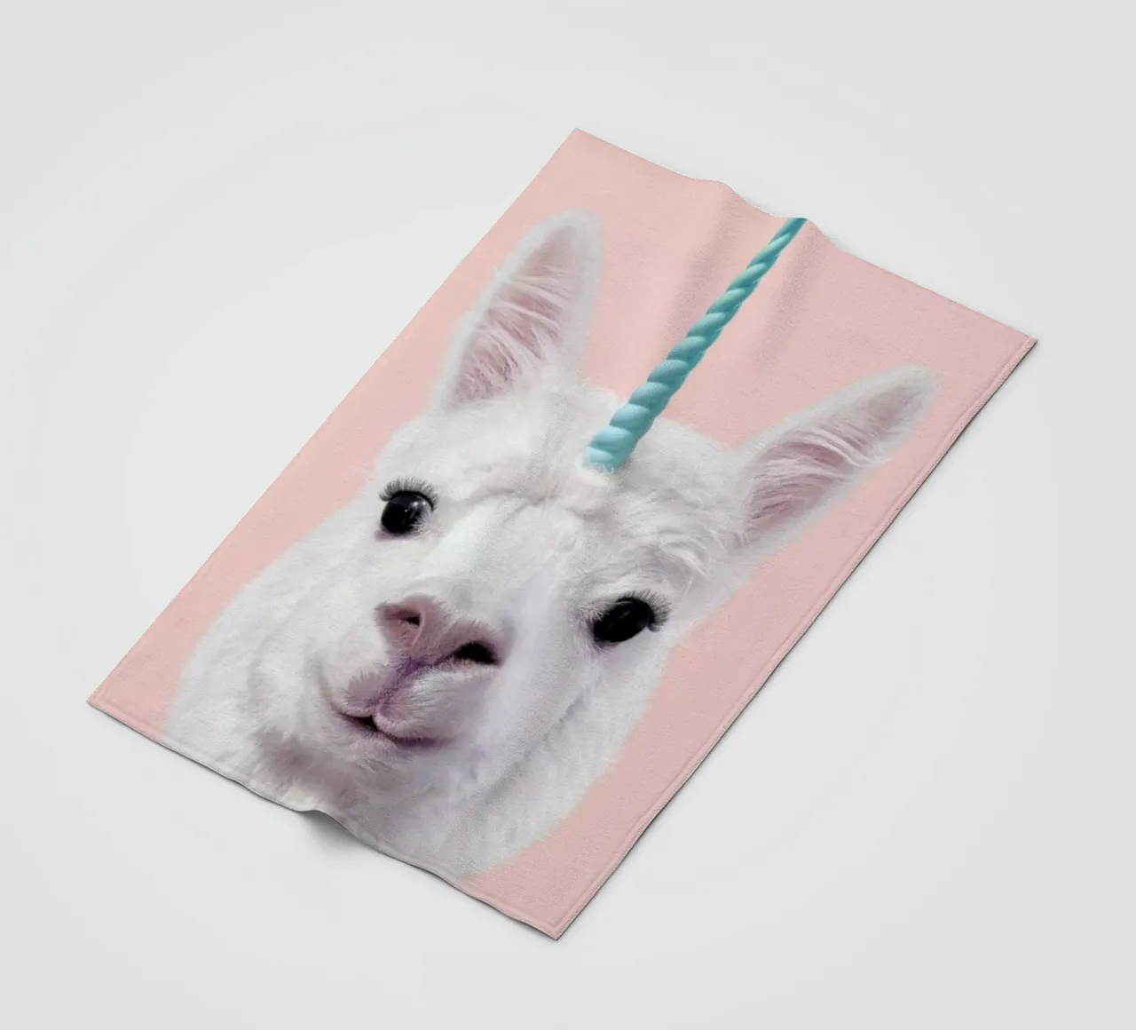 Alpaca Unicorn coperta in pile da Paul Fuentes Design