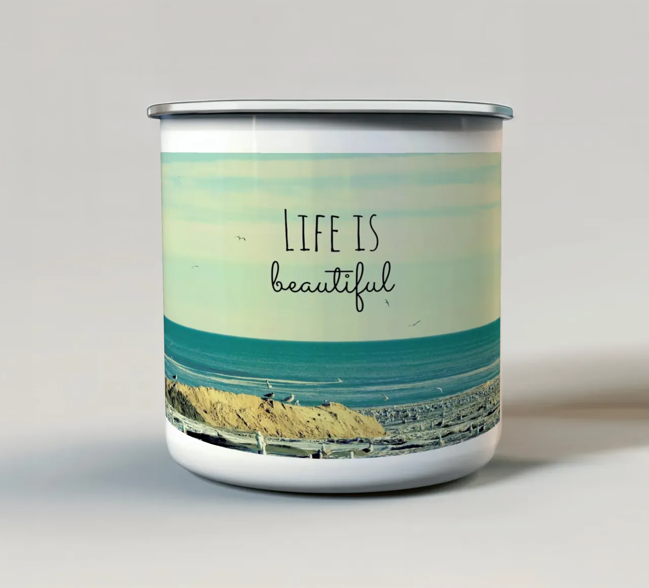 Life is Beautiful tazza in smalto da Robin Delean