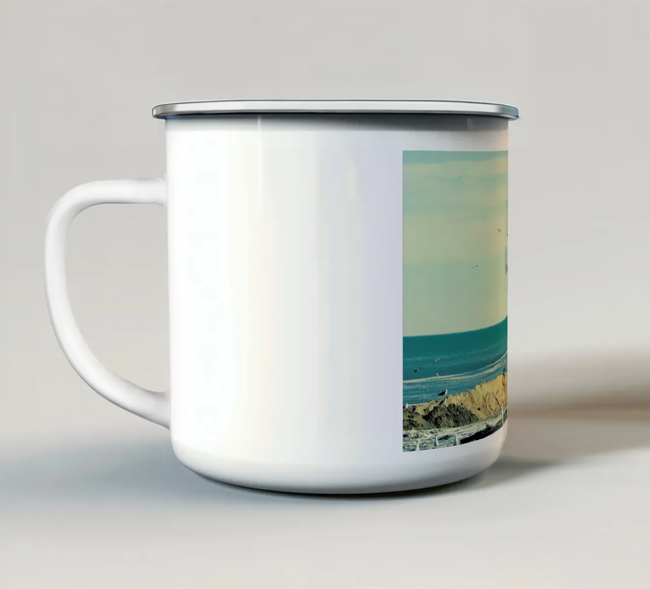 Life is Beautiful tazza in smalto da Robin Delean