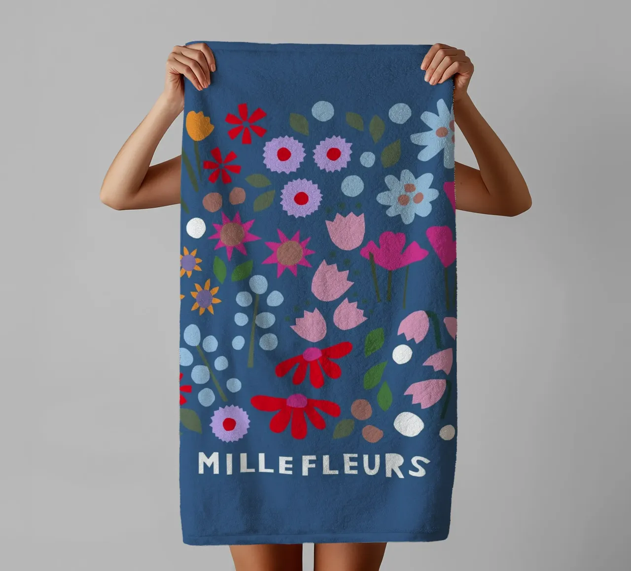 Millefleur dunkelblau asciugamano da bagno da Iris Knabenschuh Design