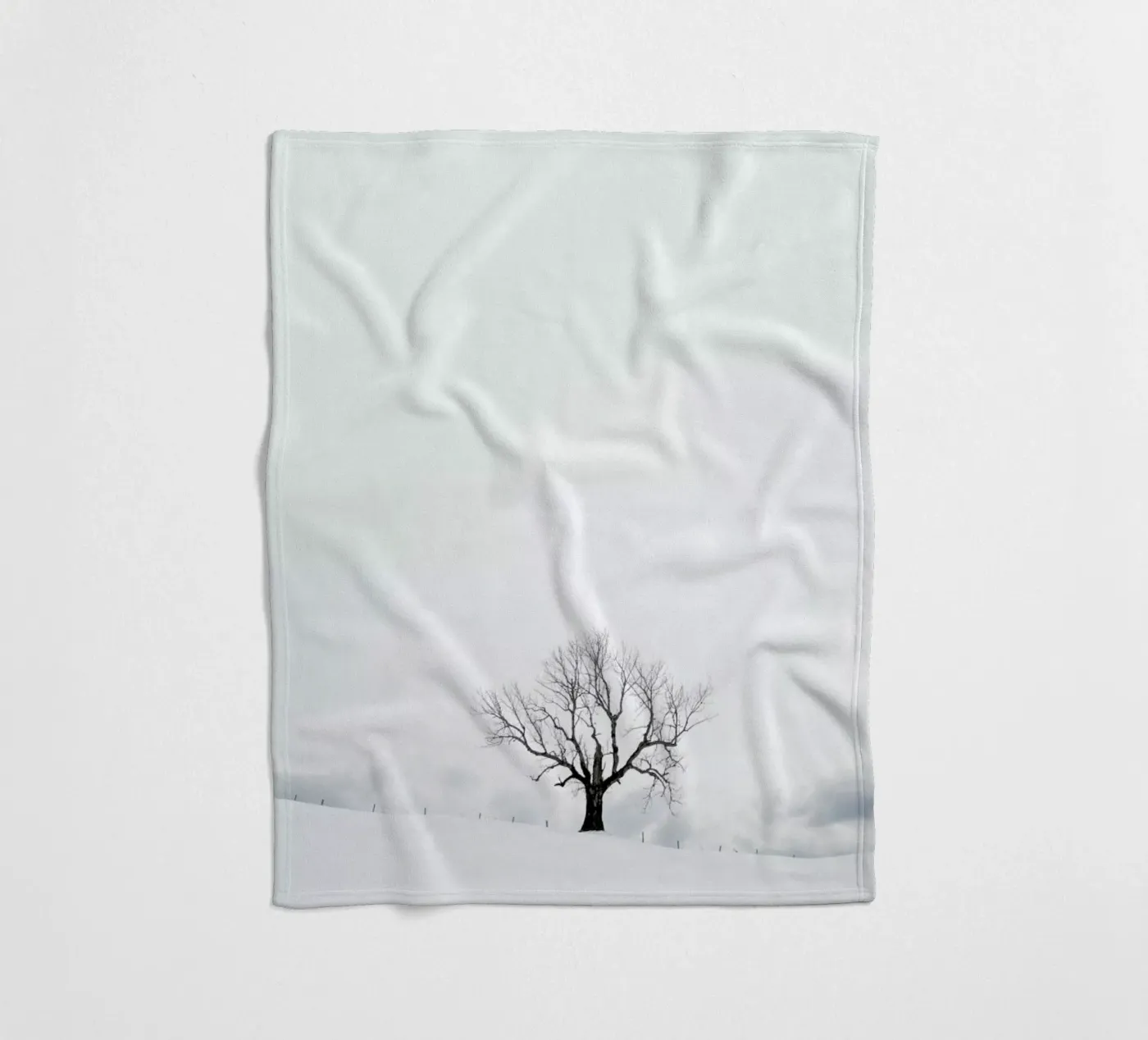 Winter Tree coperta in pile da XOXO Arte