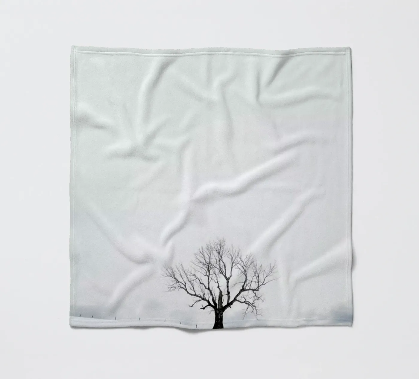 Winter Tree coperta in pile da XOXO Arte
