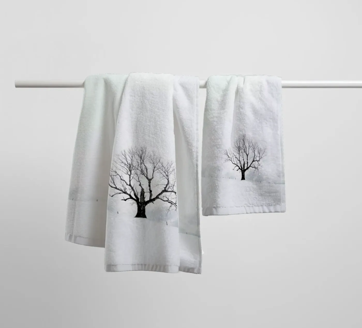 Winter Tree Handtuch von XOXO Arte